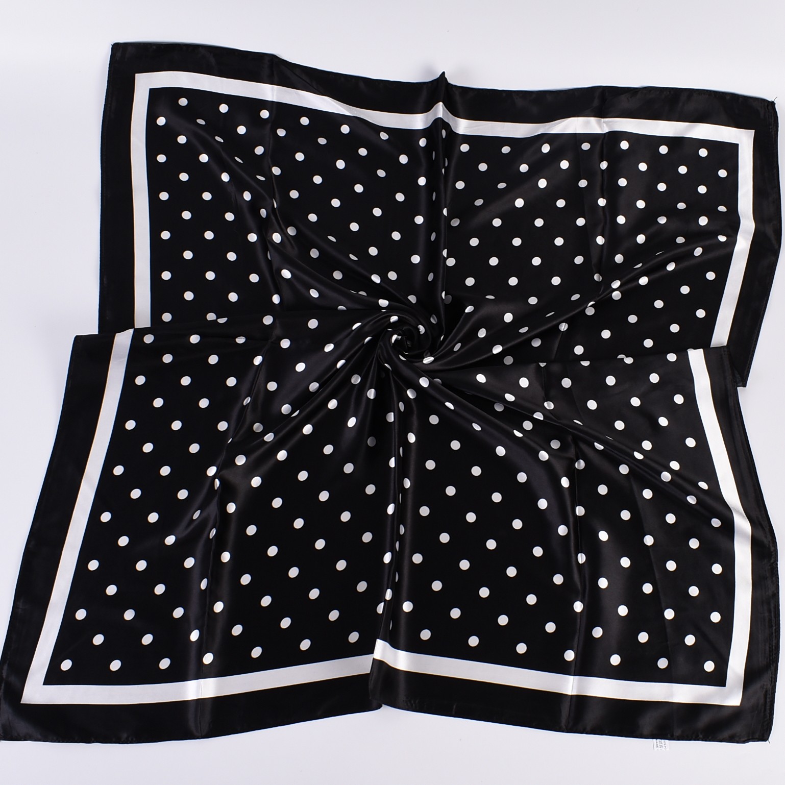 Novedad de verano, bufanda cua - Scarf Silk Square reseña y precio